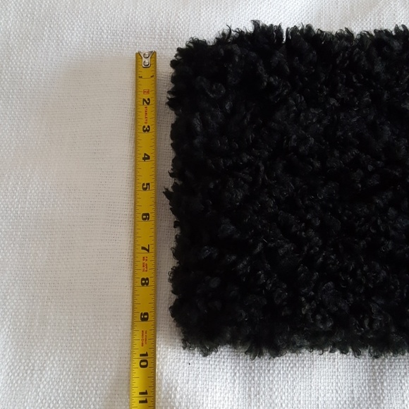 Black single loop infinity scarf - Picture 5 of 5